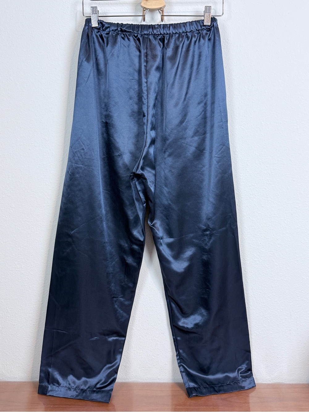 Labeaux Women's Satin Button-Up Long Sleeve Pajama Set Navy M - Picture 9 of 12
